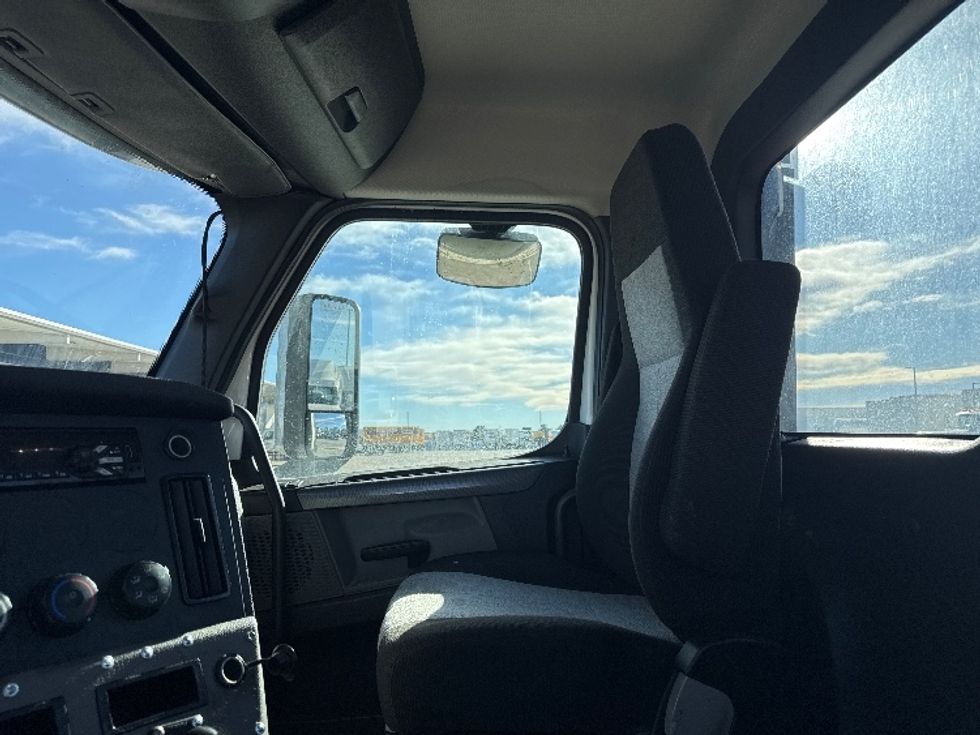 Day Cab Tractor-Heavy Duty Tractors-Freightliner-2021-T11664ST-Greeley-CO-557,093\n\t\tmiles-$ 42,500 - Image 10