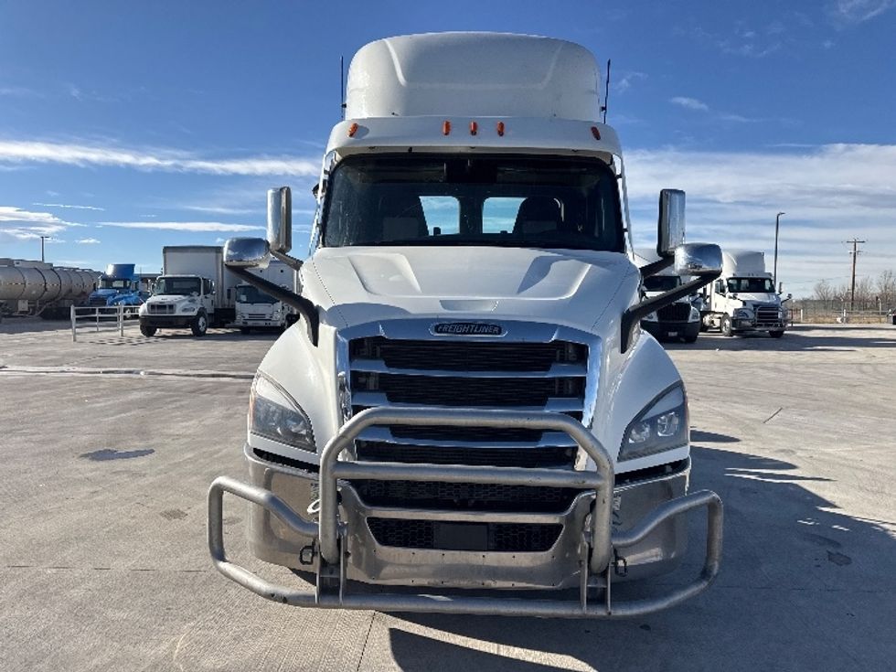 Day Cab Tractor-Heavy Duty Tractors-Freightliner-2021-T11664ST-Greeley-CO-557,093\n\t\tmiles-$ 42,500 - Image 2