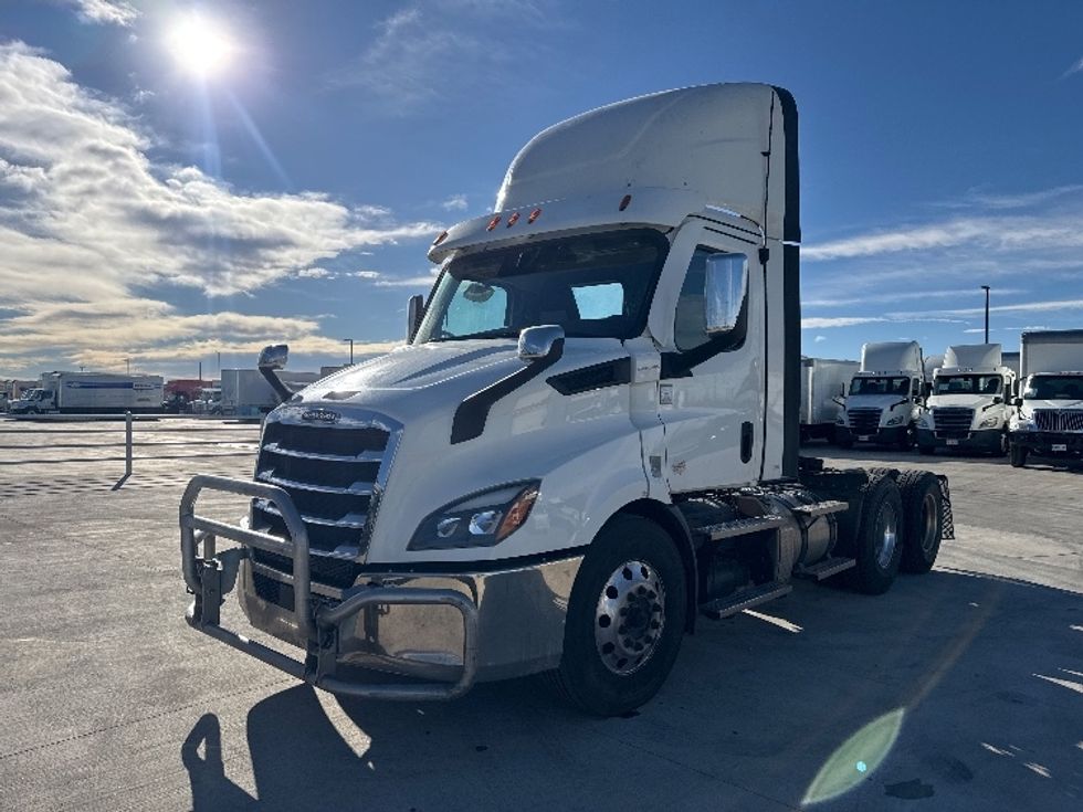Day Cab Tractor-Heavy Duty Tractors-Freightliner-2021-T11664ST-Greeley-CO-557,093\n\t\tmiles-$ 42,500 - Image 3
