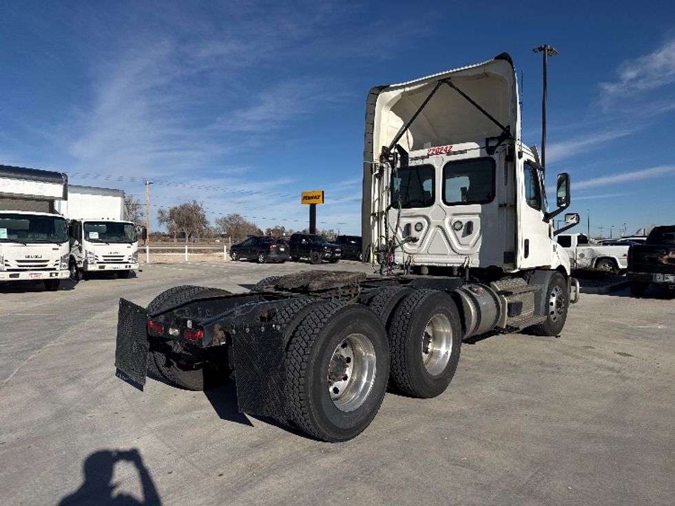 Day Cab Tractor-Heavy Duty Tractors-Freightliner-2021-T11664ST-Greeley-CO-557,093\n\t\tmiles-$ 42,500 - Image 7