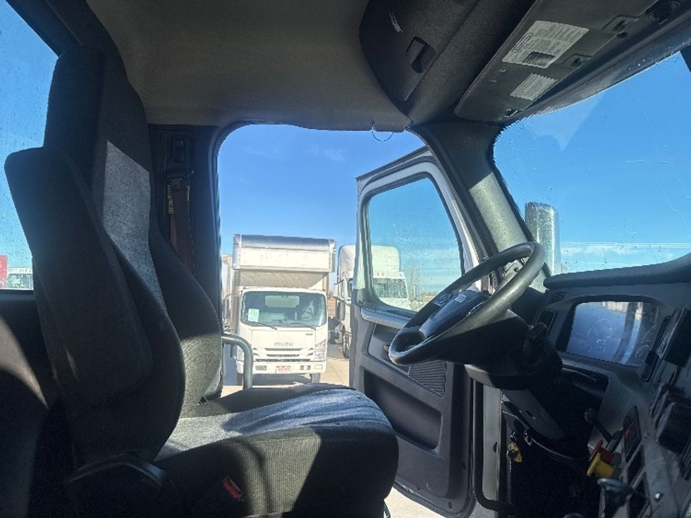 Day Cab Tractor-Heavy Duty Tractors-Freightliner-2021-T11664ST-Greeley-CO-573,683\n\t\tmiles-$ 40,750 - Image 14