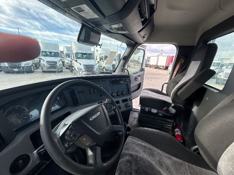 Day Cab Tractor-Heavy Duty Tractors-Freightliner-2021-T11664ST-Greeley-CO-630,106\n\t\tmiles-$ 34,500 - Image 10