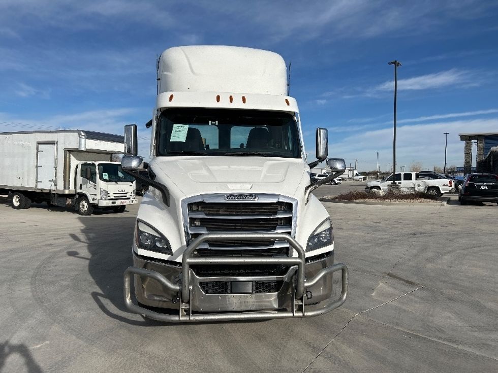 Day Cab Tractor-Heavy Duty Tractors-Freightliner-2021-T11664ST-Greeley-CO-630,106\n\t\tmiles-$ 34,500 - Image 2