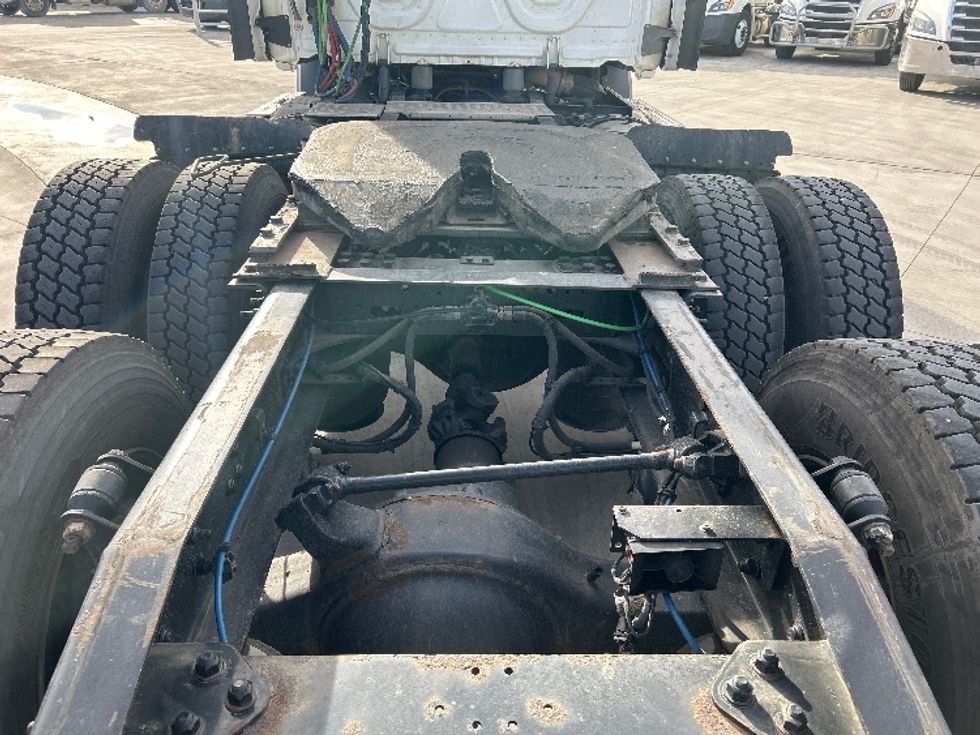 Day Cab Tractor-Heavy Duty Tractors-Freightliner-2021-T11664ST-Greeley-CO-630,106\n\t\tmiles-$ 34,500 - Image 6