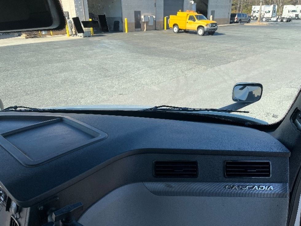 Day Cab Tractor-Heavy Duty Tractors-Freightliner-2021-T11664ST-Greensboro-NC-380,998\n\t\tmiles-$ 57,750 - Image 13