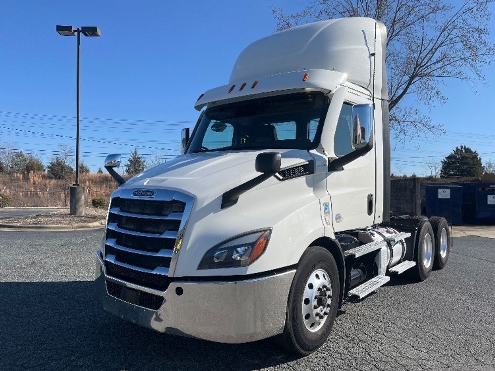 Day Cab Tractor-Heavy Duty Tractors-Freightliner-2021-T11664ST-Greensboro-NC-380,998\n\t\tmiles-$ 57,750 - Image 3