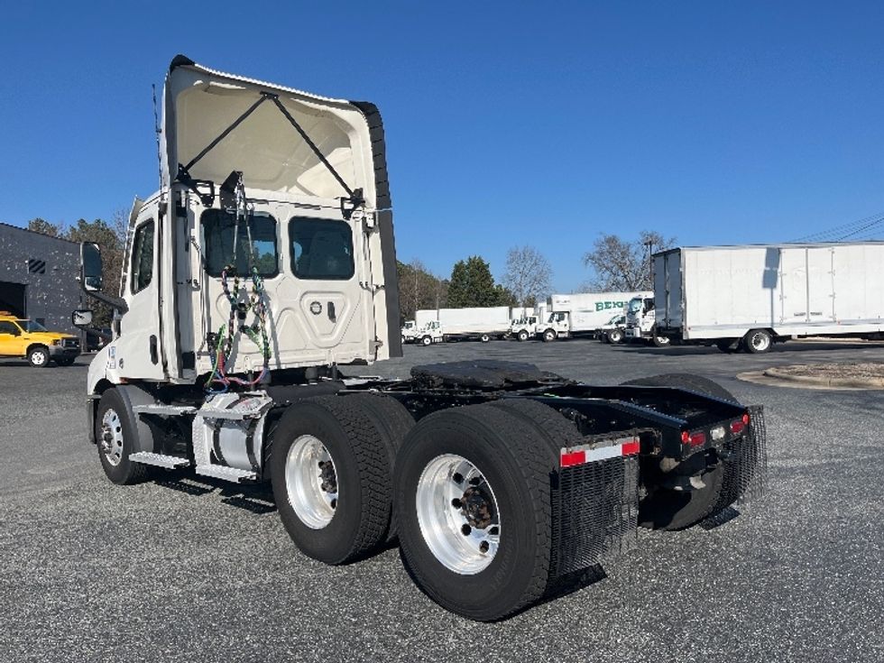 Day Cab Tractor-Heavy Duty Tractors-Freightliner-2021-T11664ST-Greensboro-NC-380,998\n\t\tmiles-$ 57,750 - Image 5