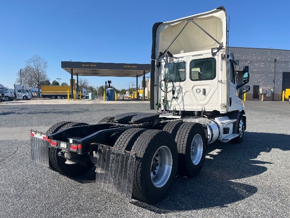 Day Cab Tractor-Heavy Duty Tractors-Freightliner-2021-T11664ST-Greensboro-NC-380,998\n\t\tmiles-$ 57,750 - Image 7