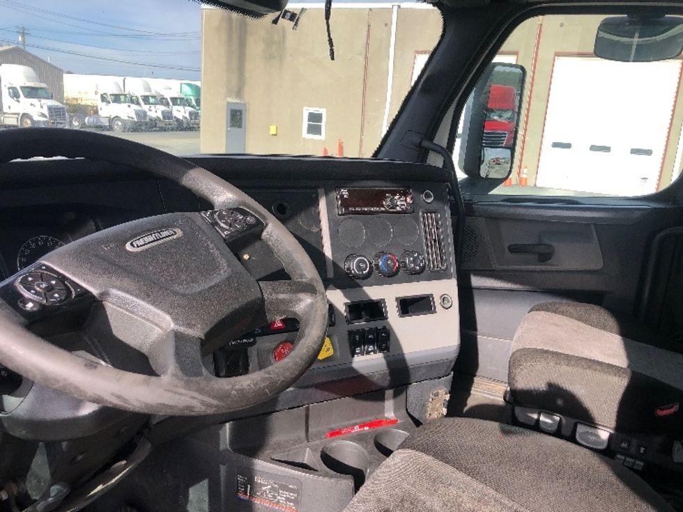 Day Cab Tractor-Heavy Duty Tractors-Freightliner-2021-T11664ST-Guilderland Center-NY-340,542\n\t\tmiles-$ 57,500 - Image 10