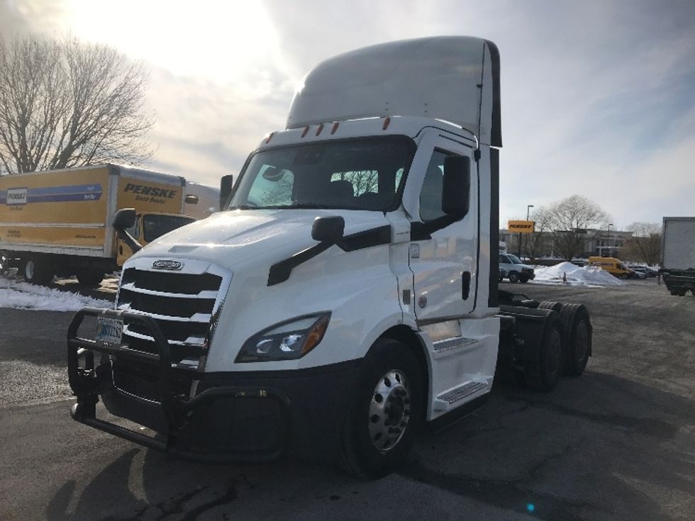 Day Cab Tractor-Heavy Duty Tractors-Freightliner-2021-T11664ST-Harrisburg-PA-588,562\n\t\tmiles-$ 33,500 - Image 3