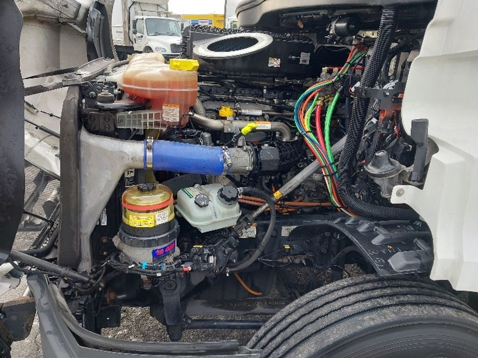 Day Cab Tractor-Heavy Duty Tractors-Freightliner-2021-T11664ST-Harrisburg-PA-604,124\n\t\tmiles-$ 33,000 - Image 16