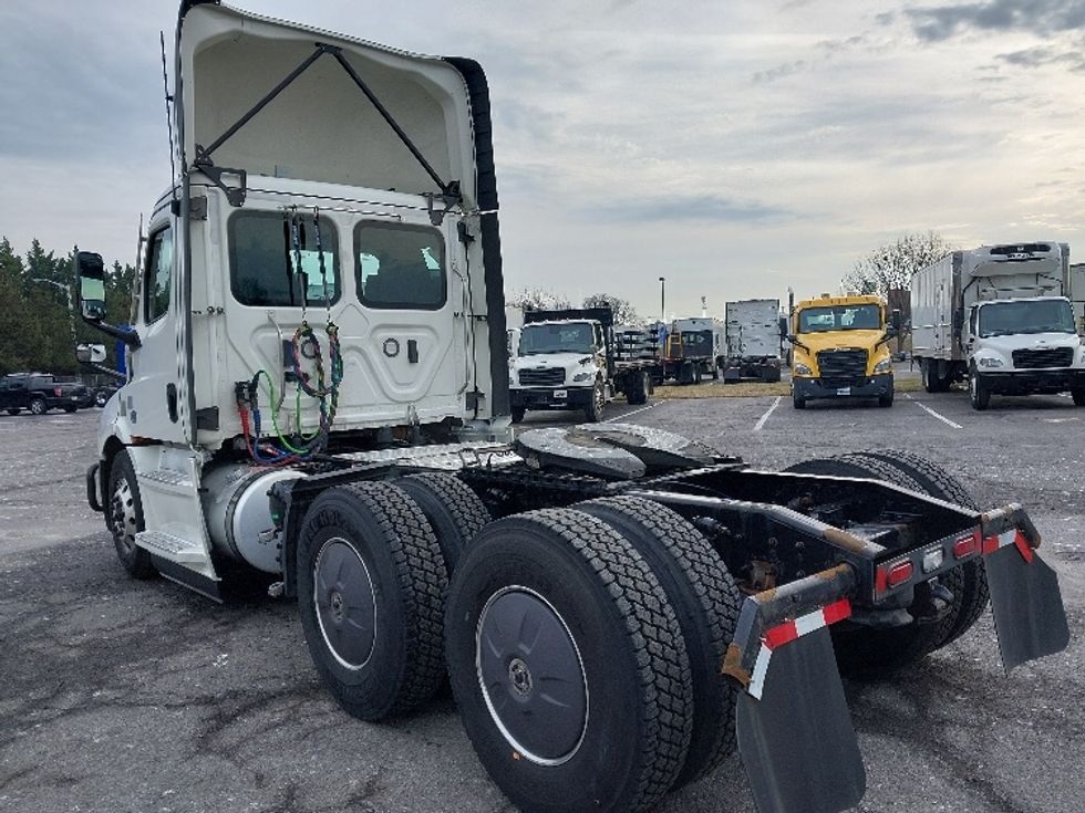 Day Cab Tractor-Heavy Duty Tractors-Freightliner-2021-T11664ST-Harrisburg-PA-604,124\n\t\tmiles-$ 33,000 - Image 5