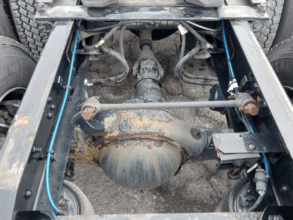 Day Cab Tractor-Heavy Duty Tractors-Freightliner-2021-T11664ST-Harrisburg-PA-604,124\n\t\tmiles-$ 33,000 - Image 6