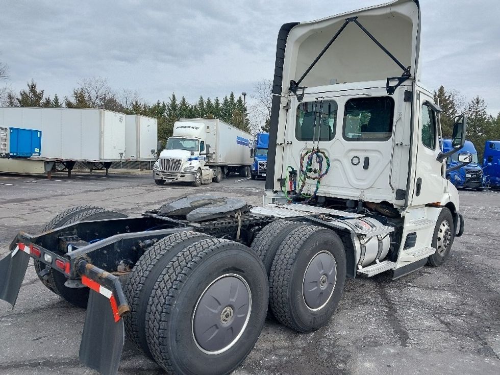 Day Cab Tractor-Heavy Duty Tractors-Freightliner-2021-T11664ST-Harrisburg-PA-604,124\n\t\tmiles-$ 33,000 - Image 7
