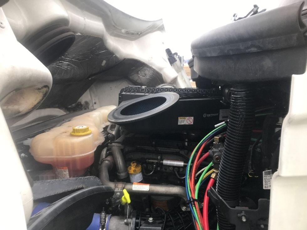 Day Cab Tractor-Heavy Duty Tractors-Freightliner-2021-T11664ST-Harrisburg-PA-671,575\n\t\tmiles-$ 27,750 - Image 15