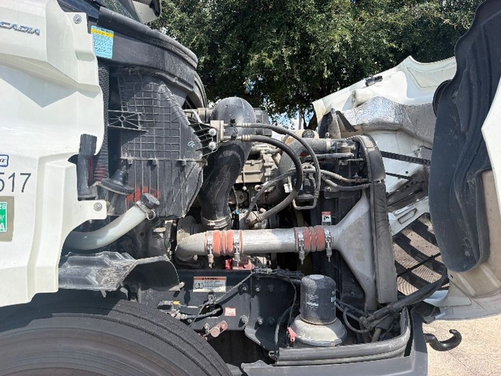 Day Cab Tractor-Heavy Duty Tractors-Freightliner-2021-T11664ST-Houston-TX-149,584\n\t\tmiles-$ 74,000 - Image 14