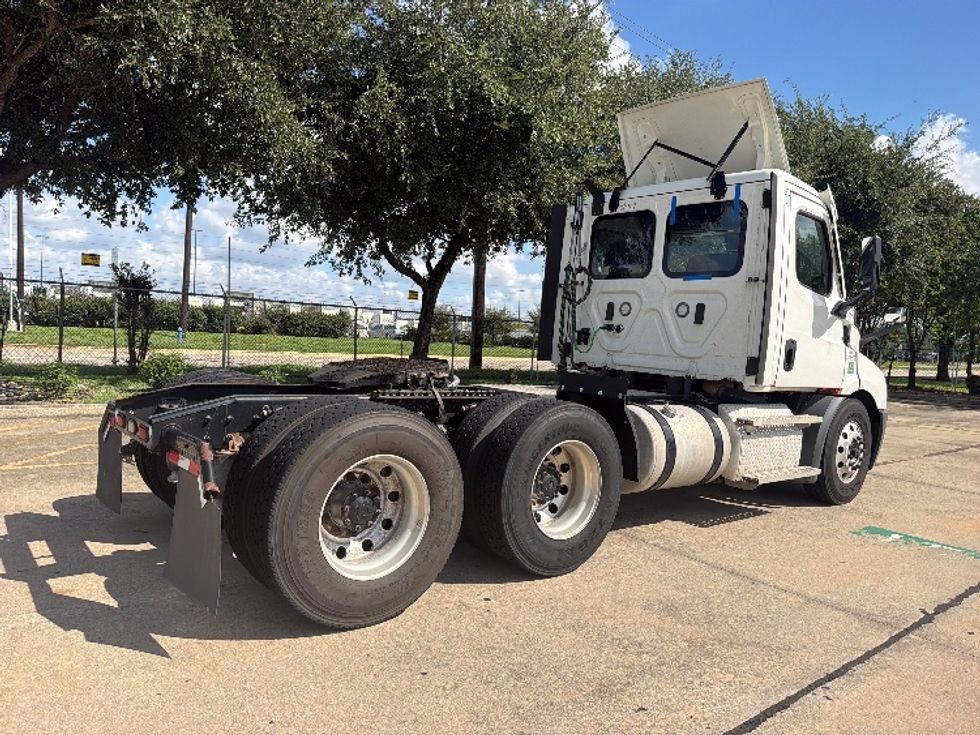 Day Cab Tractor-Heavy Duty Tractors-Freightliner-2021-T11664ST-Houston-TX-149,584\n\t\tmiles-$ 74,000 - Image 7