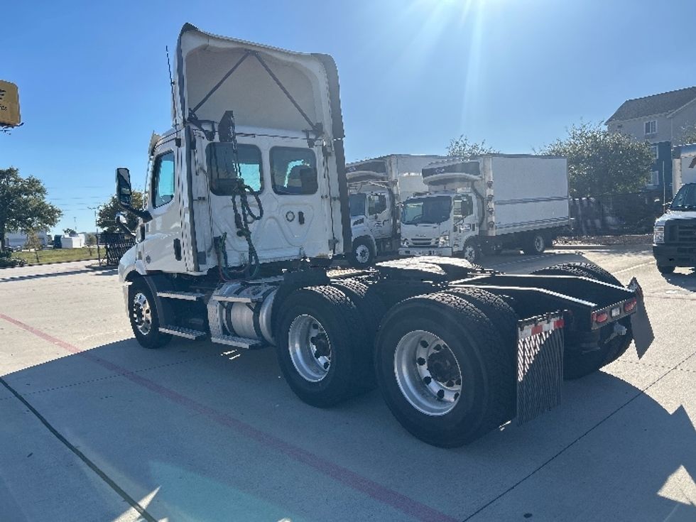 Day Cab Tractor-Heavy Duty Tractors-Freightliner-2021-T11664ST-Houston-TX-567,826\n\t\tmiles-$ 41,000 - Image 5