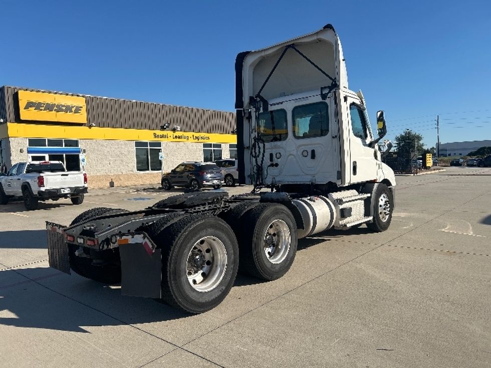 Day Cab Tractor-Heavy Duty Tractors-Freightliner-2021-T11664ST-Houston-TX-567,826\n\t\tmiles-$ 41,000 - Image 7