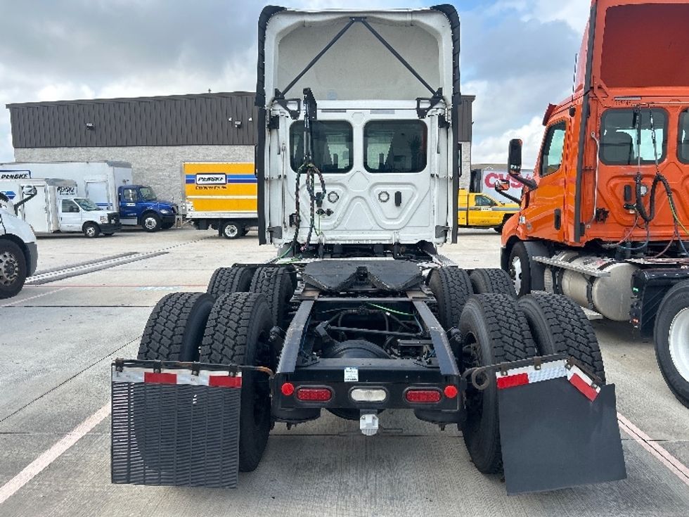 Day Cab Tractor-Heavy Duty Tractors-Freightliner-2021-T11664ST-Houston-TX-596,315\n\t\tmiles-$ 38,000 - Image 6