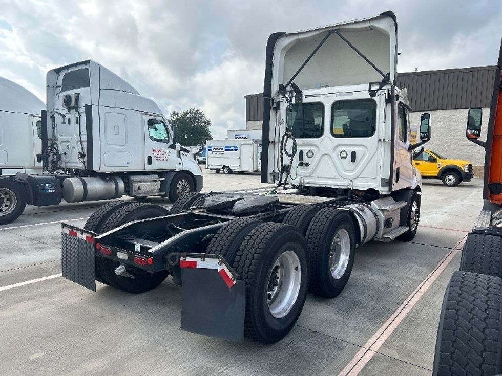 Day Cab Tractor-Heavy Duty Tractors-Freightliner-2021-T11664ST-Houston-TX-596,315\n\t\tmiles-$ 38,000 - Image 7