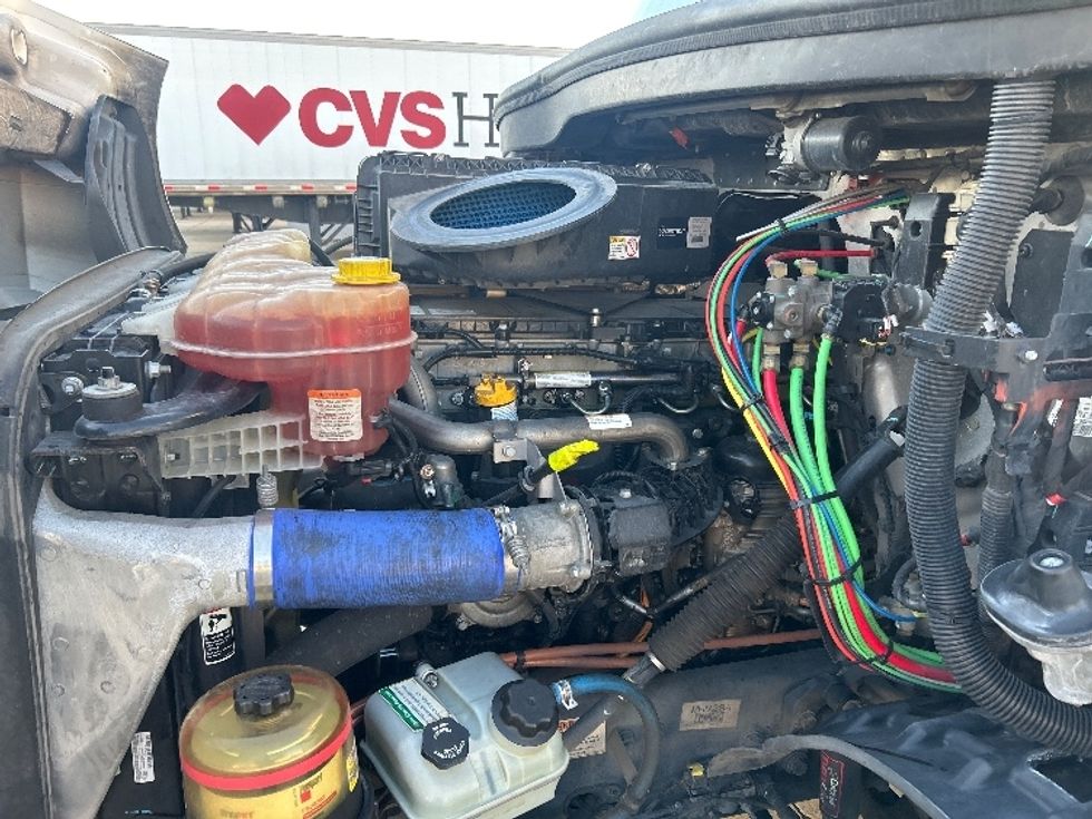 Day Cab Tractor-Heavy Duty Tractors-Freightliner-2021-T11664ST-Houston-TX-637,535\n\t\tmiles-$ 29,750 - Image 16