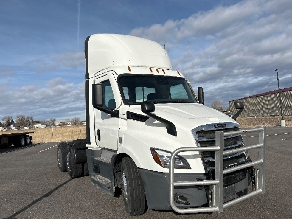 Day Cab Tractor-Heavy Duty Tractors-Freightliner-2021-T11664ST-Idaho Falls-ID-370,781\n\t\tmiles-$ 62,250 - Image 1