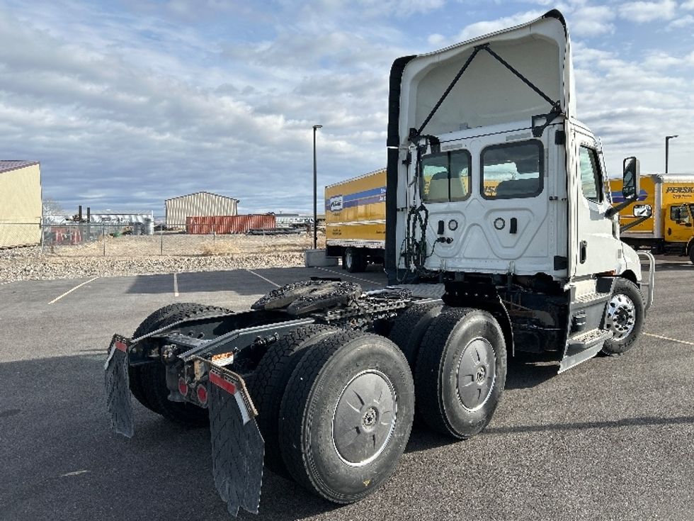 Day Cab Tractor-Heavy Duty Tractors-Freightliner-2021-T11664ST-Idaho Falls-ID-370,781\n\t\tmiles-$ 62,250 - Image 7