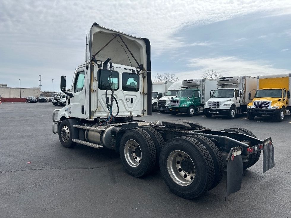Day Cab Tractor-Heavy Duty Tractors-Freightliner-2021-T11664ST-Indianapolis-IN-740,555\n\t\tmiles-$ 26,750 - Image 5