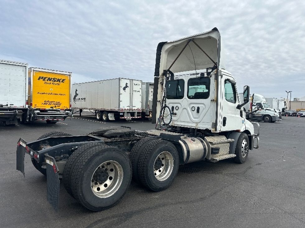 Day Cab Tractor-Heavy Duty Tractors-Freightliner-2021-T11664ST-Indianapolis-IN-740,555\n\t\tmiles-$ 26,750 - Image 7