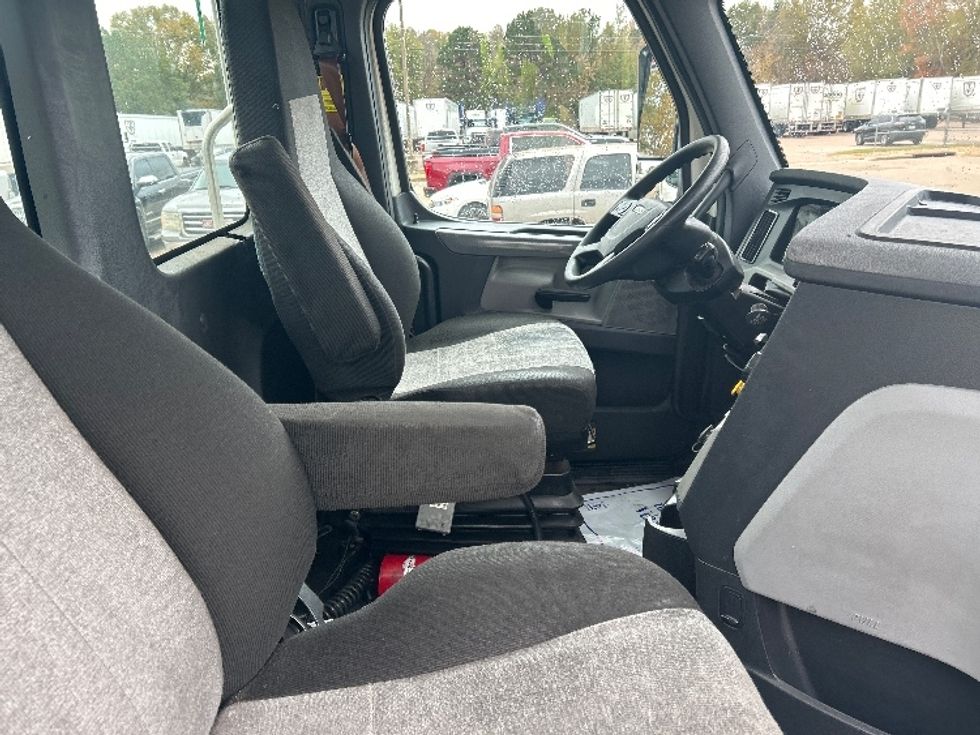 Day Cab Tractor-Heavy Duty Tractors-Freightliner-2021-T11664ST-Jackson-MS-600,640\n\t\tmiles-$ 36,500 - Image 14