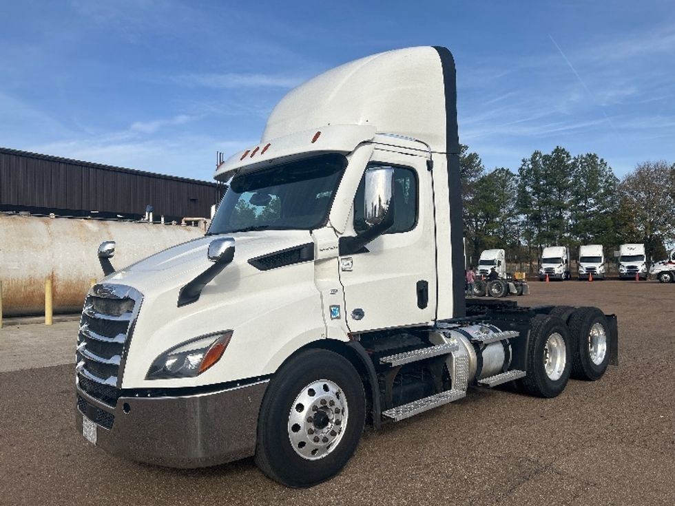 Day Cab Tractor-Heavy Duty Tractors-Freightliner-2021-T11664ST-Jackson-MS-600,640\n\t\tmiles-$ 36,500 - Image 3