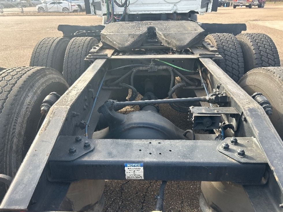 Day Cab Tractor-Heavy Duty Tractors-Freightliner-2021-T11664ST-Jackson-MS-600,640\n\t\tmiles-$ 36,500 - Image 6