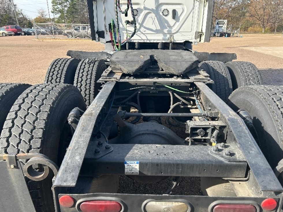 Day Cab Tractor-Heavy Duty Tractors-Freightliner-2021-T11664ST-Jackson-MS-690,800\n\t\tmiles-$ 28,750 - Image 6