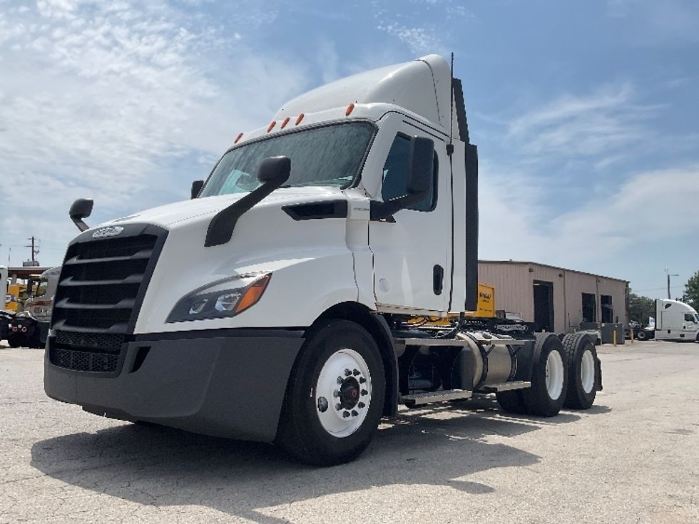 Day Cab Tractor-Heavy Duty Tractors-Freightliner-2021-T11664ST-Kansas City-MO-204,823\n\t\tmiles-$ 75,000 - Image 3