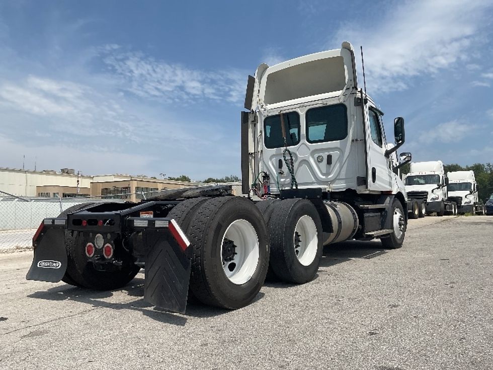 Day Cab Tractor-Heavy Duty Tractors-Freightliner-2021-T11664ST-Kansas City-MO-204,823\n\t\tmiles-$ 75,000 - Image 7