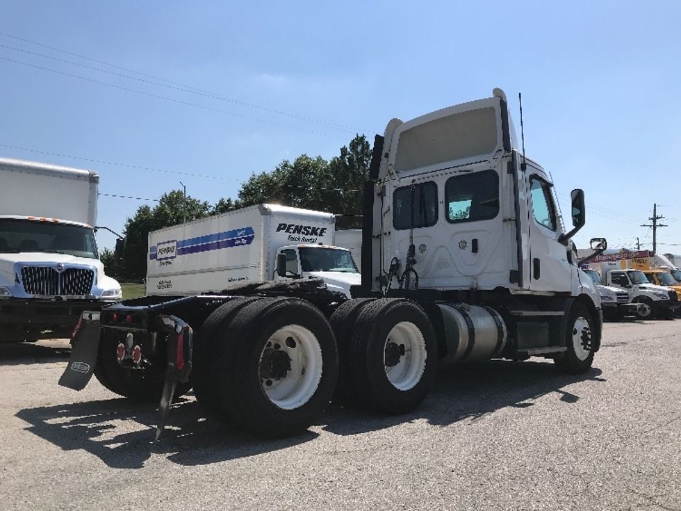 Day Cab Tractor-Heavy Duty Tractors-Freightliner-2021-T11664ST-Kansas City-MO-285,345\n\t\tmiles-$ 62,000 - Image 7