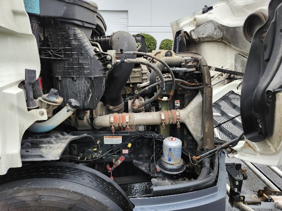 Day Cab Tractor-Heavy Duty Tractors-Freightliner-2021-T11664ST-Kent-WA-333,750\n\t\tmiles-$ 63,000 - Image 15