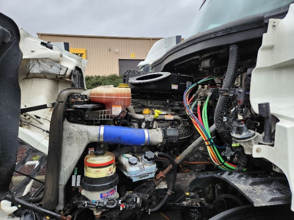 Day Cab Tractor-Heavy Duty Tractors-Freightliner-2021-T11664ST-Kent-WA-333,750\n\t\tmiles-$ 63,000 - Image 16