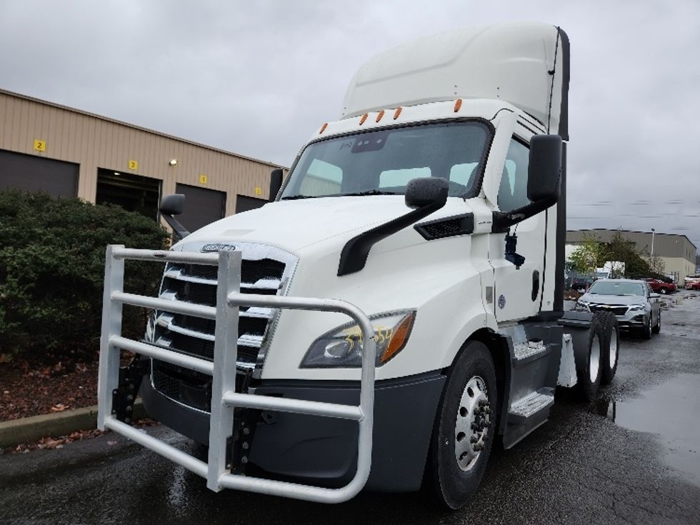 Day Cab Tractor-Heavy Duty Tractors-Freightliner-2021-T11664ST-Kent-WA-333,750\n\t\tmiles-$ 63,000 - Image 3