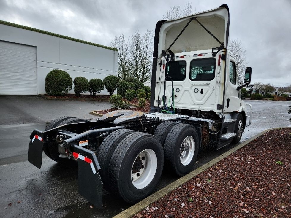 Day Cab Tractor-Heavy Duty Tractors-Freightliner-2021-T11664ST-Kent-WA-333,750\n\t\tmiles-$ 63,000 - Image 7