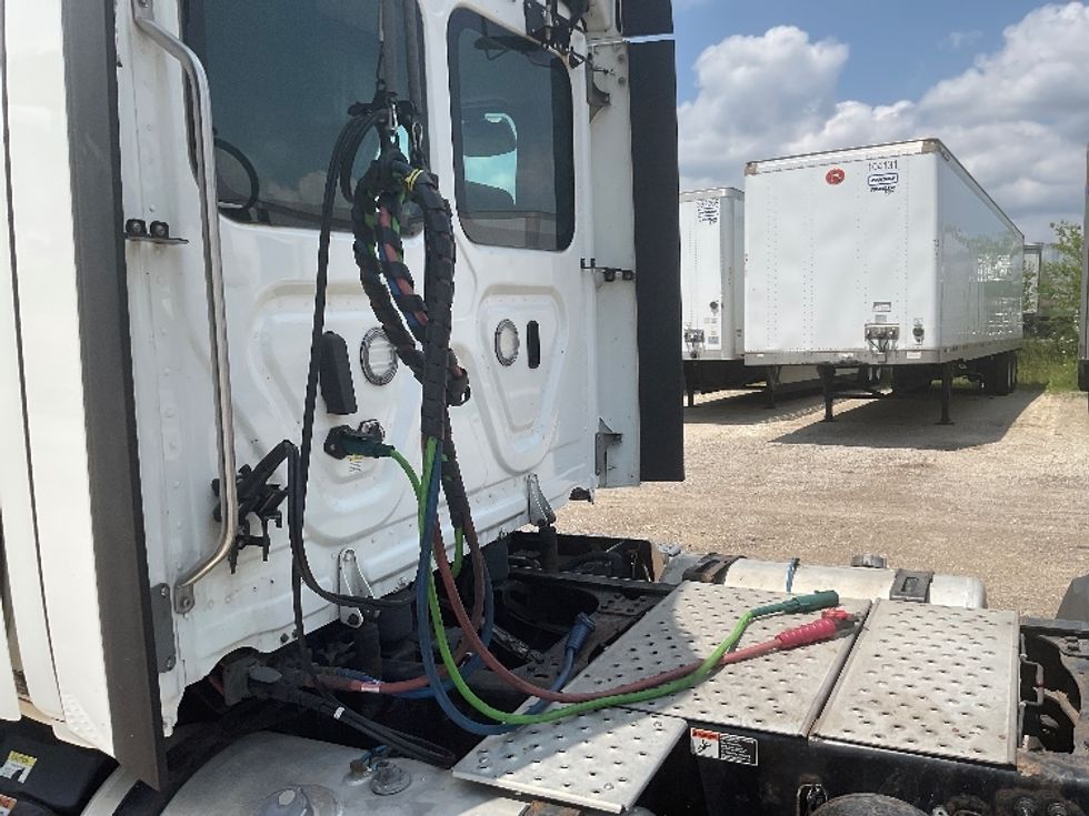 Day Cab Tractor-Heavy Duty Tractors-Freightliner-2021-T11664ST-La Porte-IN-520,095\n\t\tmiles-$ 36,750 - Image 18