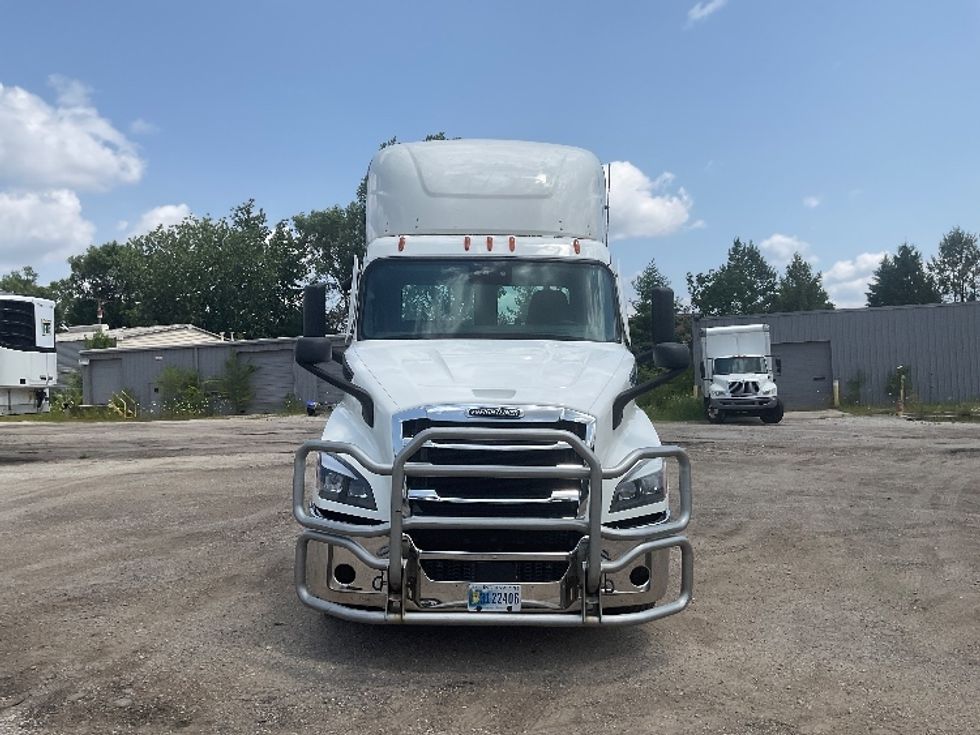 Day Cab Tractor-Heavy Duty Tractors-Freightliner-2021-T11664ST-La Porte-IN-520,095\n\t\tmiles-$ 36,750 - Image 2