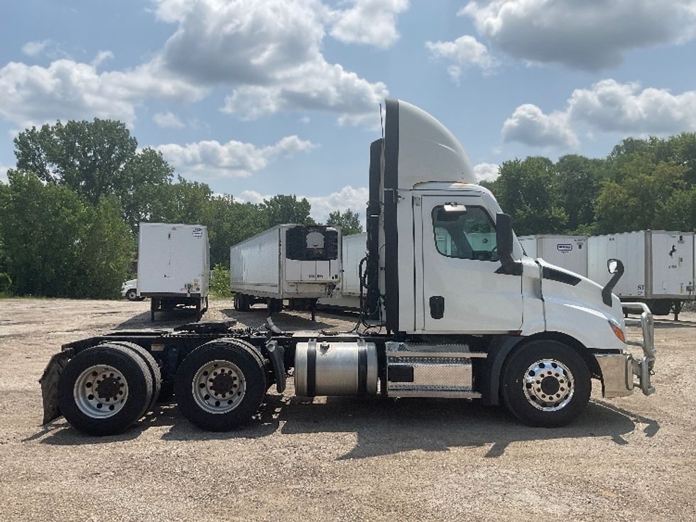 Day Cab Tractor-Heavy Duty Tractors-Freightliner-2021-T11664ST-La Porte-IN-520,095\n\t\tmiles-$ 36,750 - Image 8