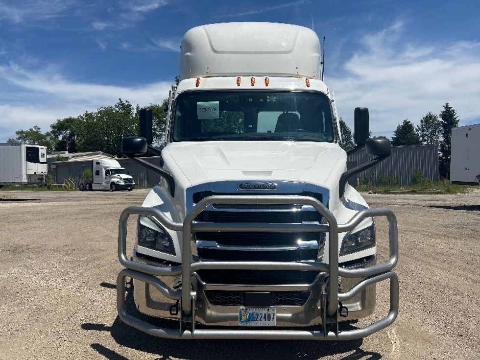 Day Cab Tractor-Heavy Duty Tractors-Freightliner-2021-T11664ST-La Porte-IN-595,760\n\t\tmiles-$ 29,500 - Image 2