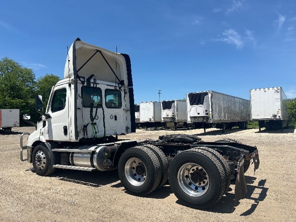 Day Cab Tractor-Heavy Duty Tractors-Freightliner-2021-T11664ST-La Porte-IN-595,760\n\t\tmiles-$ 29,500 - Image 5