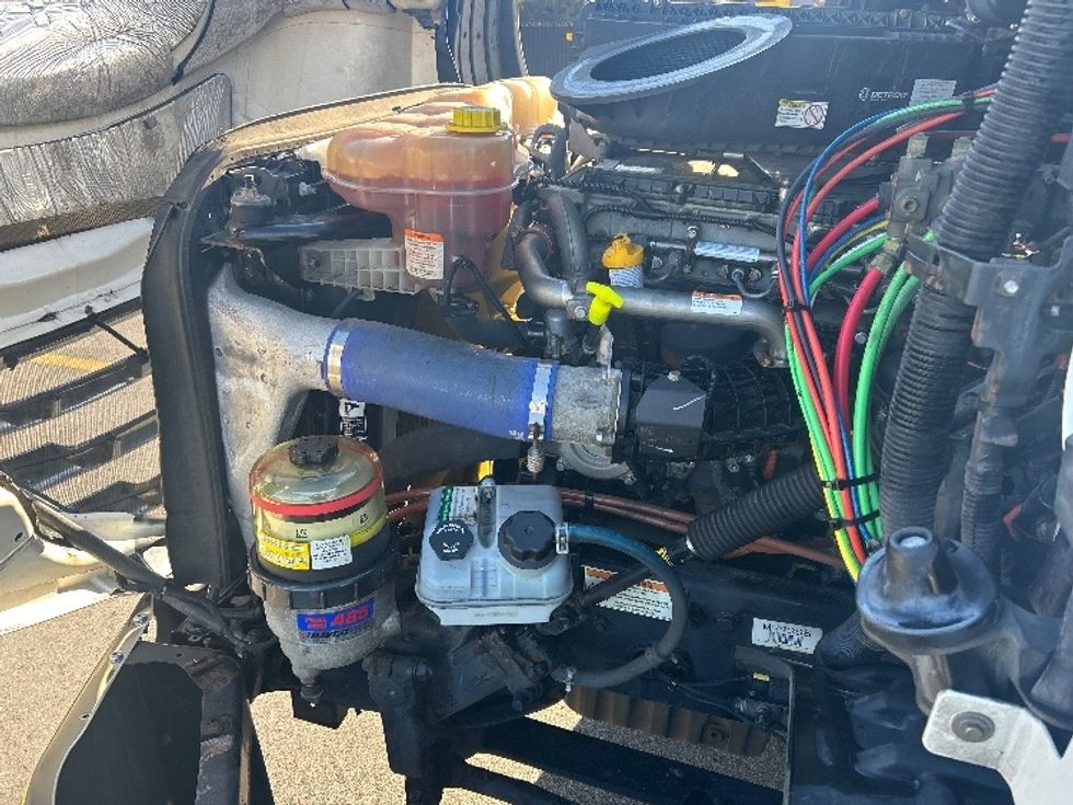 Day Cab Tractor-Heavy Duty Tractors-Freightliner-2021-T11664ST-Lansing-MI-364,376\n\t\tmiles-$ 55,250 - Image 16