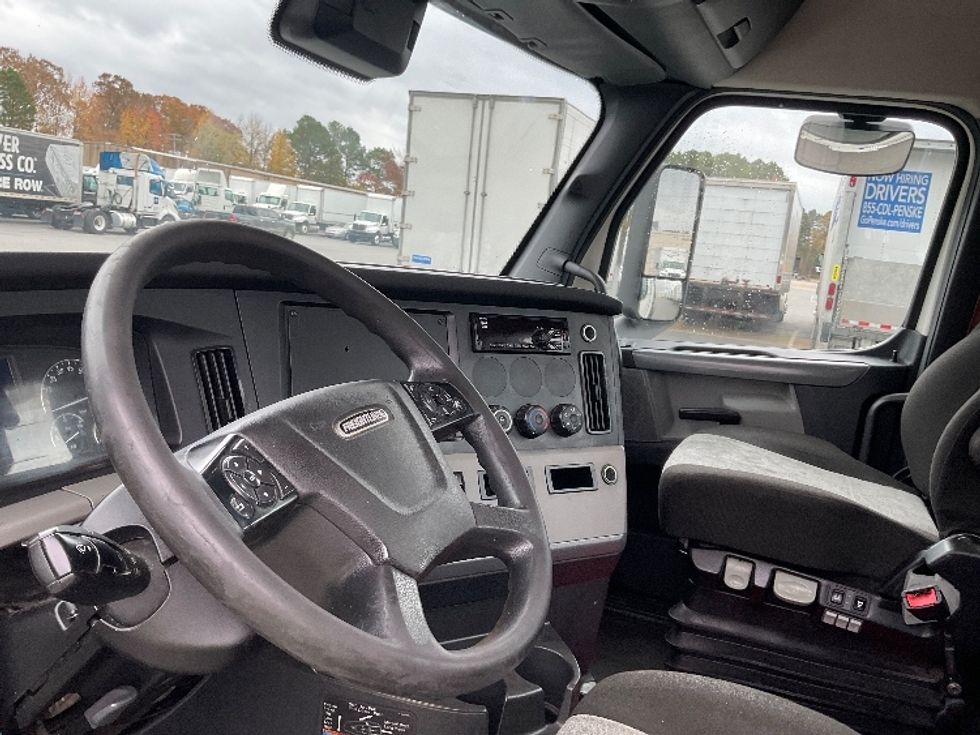 Day Cab Tractor-Heavy Duty Tractors-Freightliner-2021-T11664ST-Little Rock-AR-530,590\n\t\tmiles-$ 45,000 - Image 10