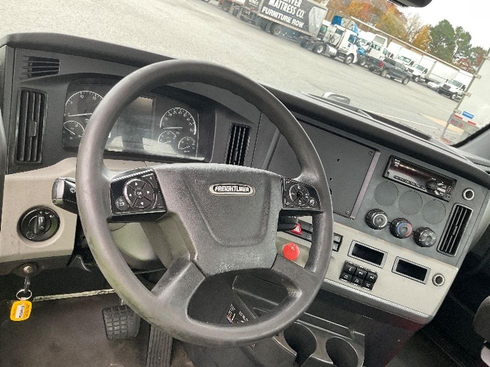Day Cab Tractor-Heavy Duty Tractors-Freightliner-2021-T11664ST-Little Rock-AR-530,590\n\t\tmiles-$ 45,000 - Image 11