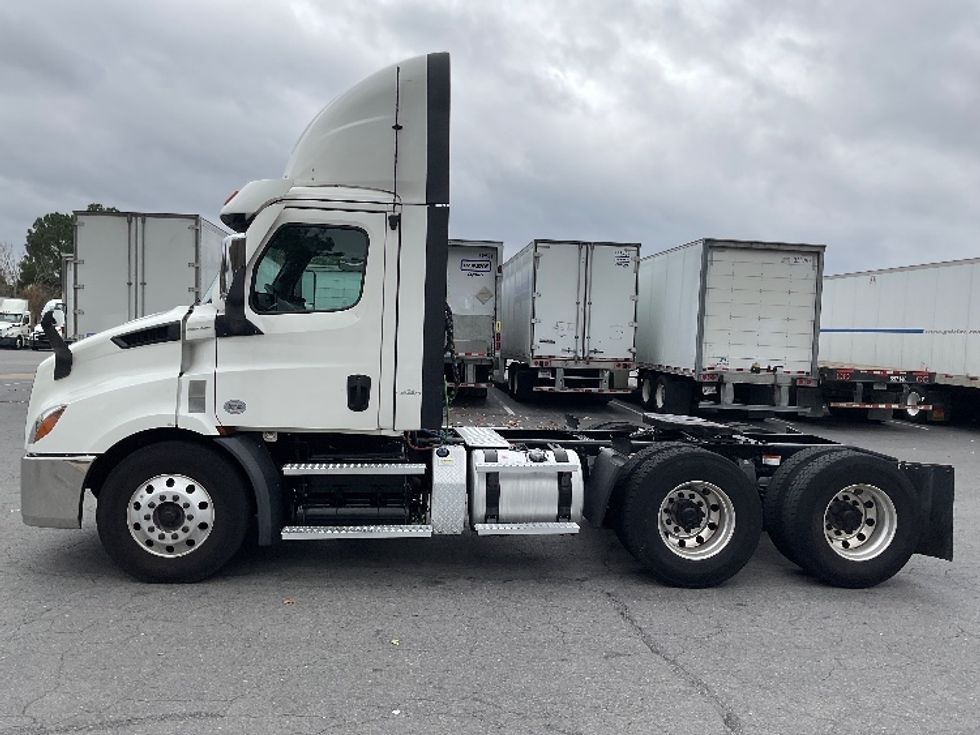 Day Cab Tractor-Heavy Duty Tractors-Freightliner-2021-T11664ST-Little Rock-AR-530,590\n\t\tmiles-$ 45,000 - Image 4
